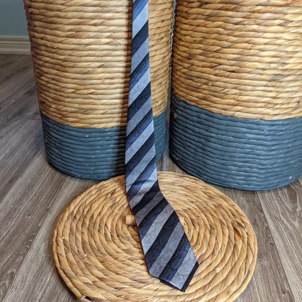 [2/$40] NWOT Men's - Silk Necktie - Grey Stripe